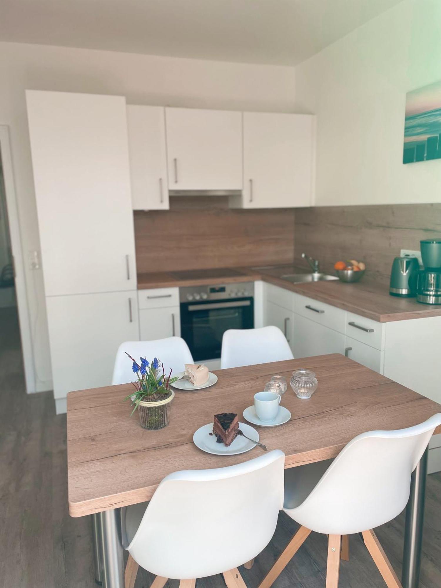 Haus Urvasi Appartement Lübeck Buitenkant foto