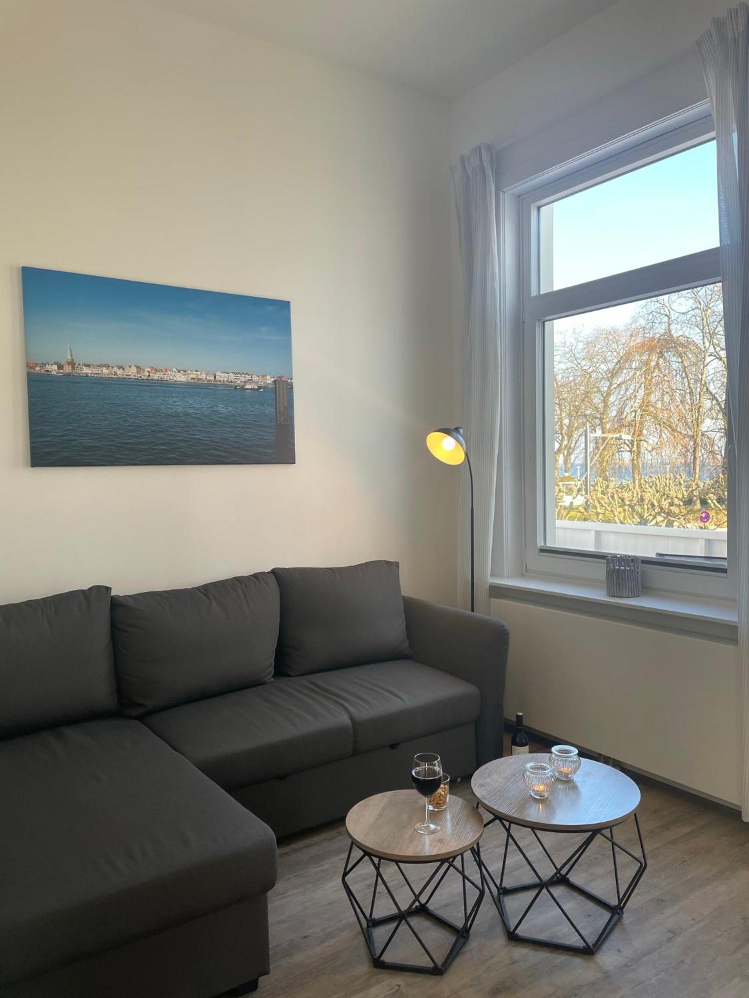 Haus Urvasi Appartement Lübeck Buitenkant foto