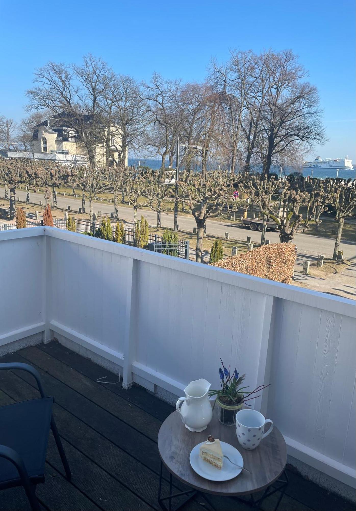 Haus Urvasi Appartement Lübeck Buitenkant foto